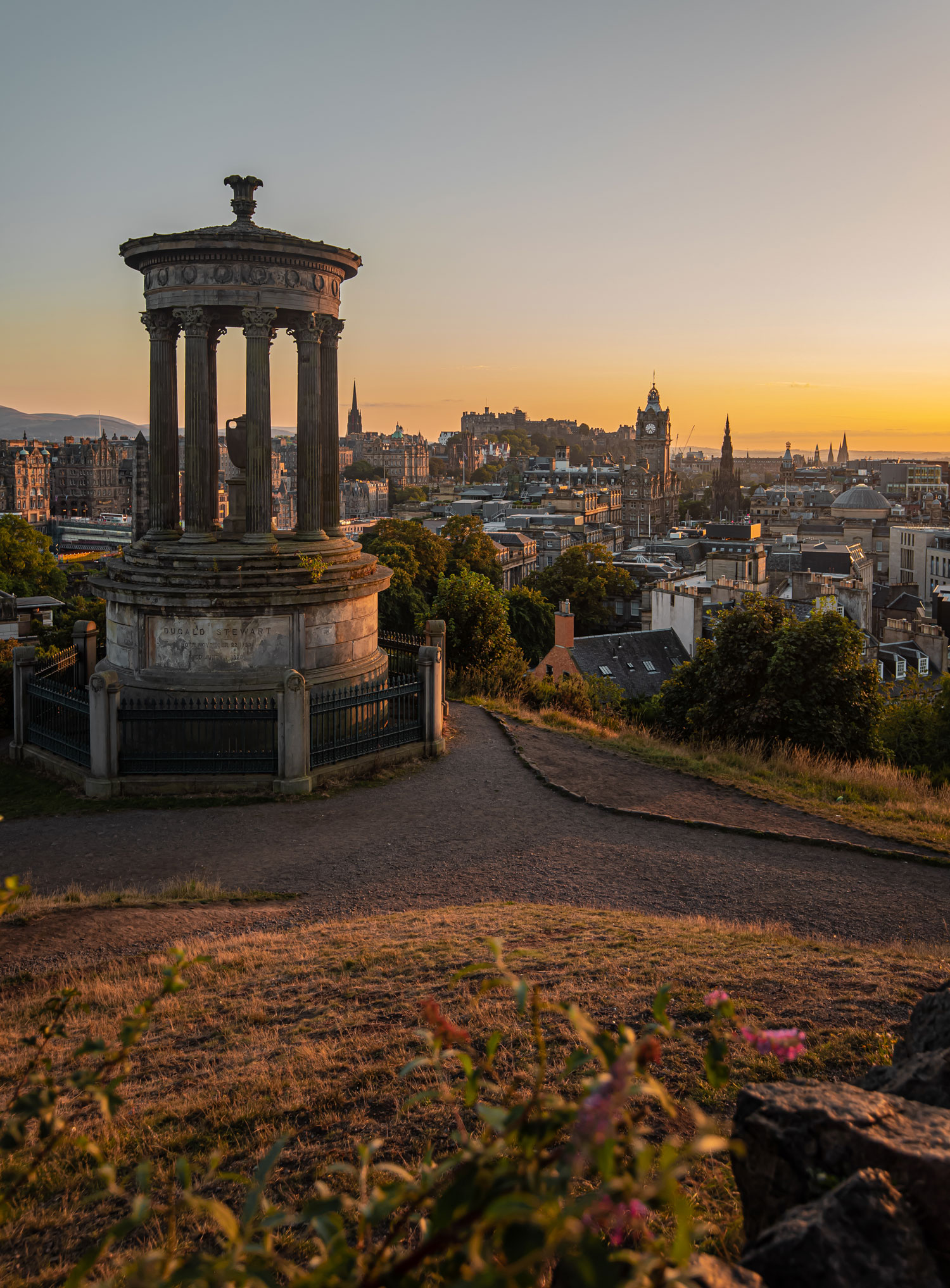 calton-hill-things-to-do-in-edinburgh-scotland-kelseyinlondon-kelsey-heinrichs-uk-travel-blogger