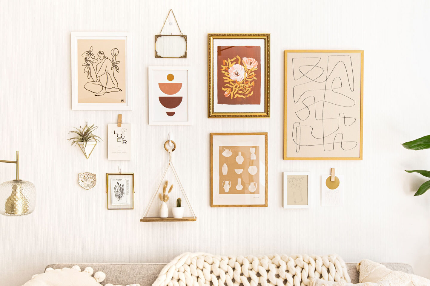 How to Create the Perfect Gallery Wall - Gallery Wall Tips – Photo Wall - Interior Decorating Tips – Kelsey Heinrichs - @kelseyinlondon - @homewithkelsey 