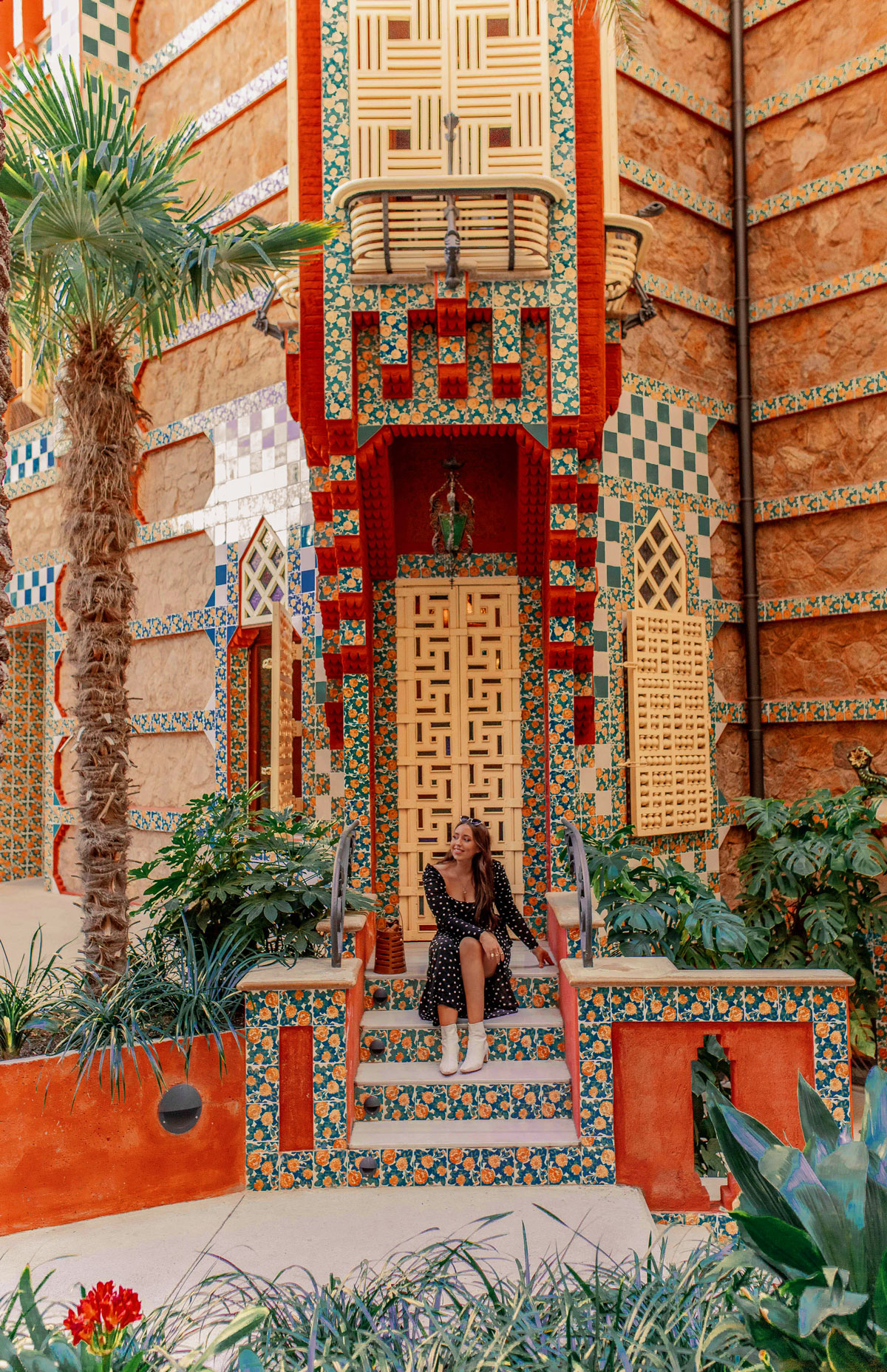 Top-things-to-do-in-Barcelona-Bucket-list--Instagram-Story-Template--kelseyinlondon-Kelsey-Heinrichs--What-to-do-in-Barcelona--Where-to-go-in-Barcelona-top-places-in-Barcelona-casa-vicens-2