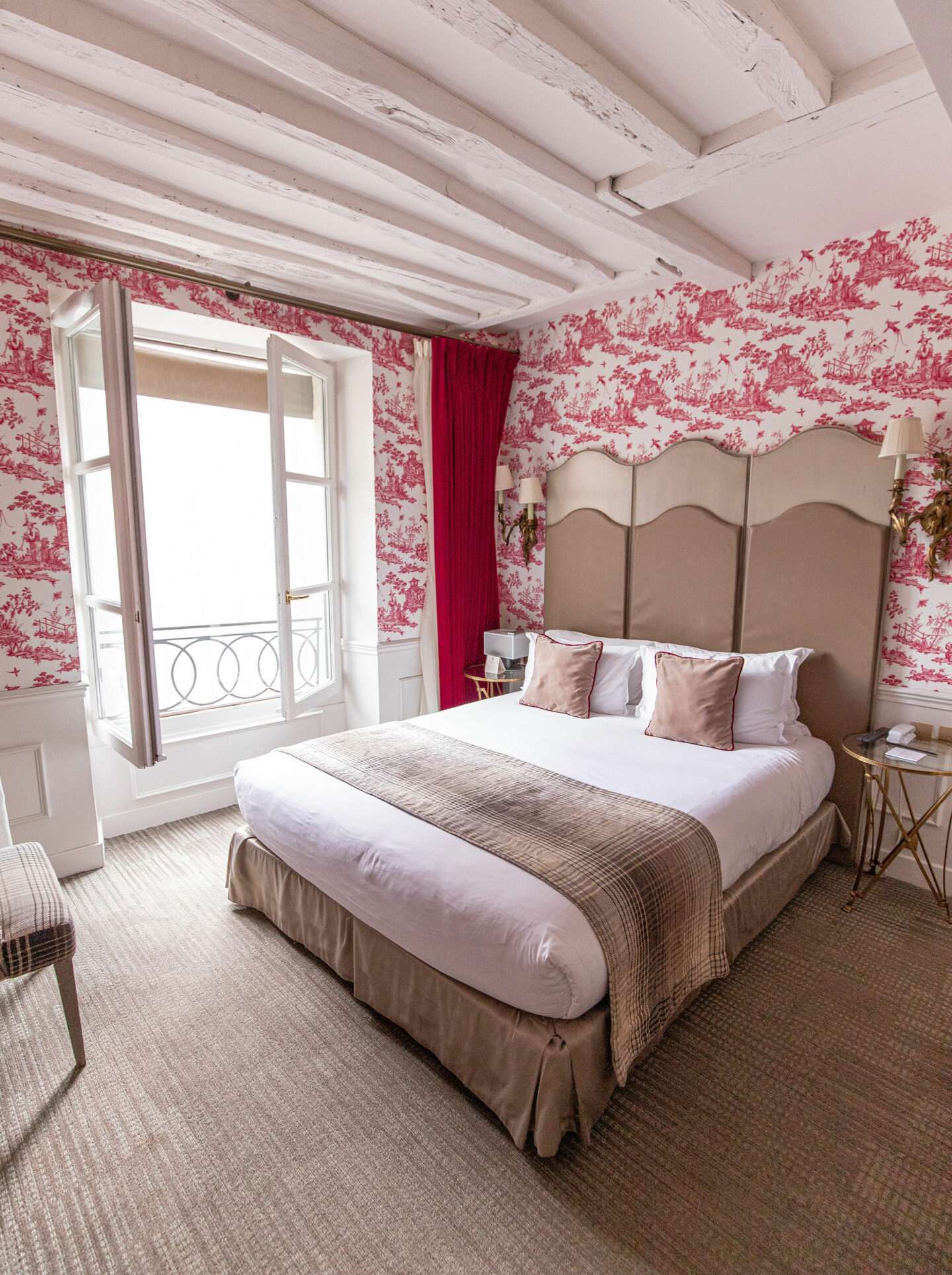 9-best-hotels-in-paris-where-to-stay-in-paris-paris-boutique-hotel-la-maison-favart-kelsey-heinrichs-kelseyinlondon