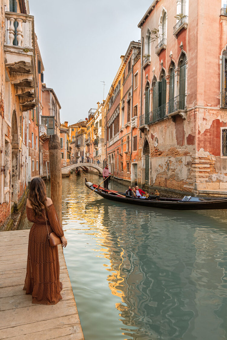 Top things to do in Venice - Venice Bucketlist - Instagram Story Template - kelseyinlondon - Kelsey Heinrichs - What to do in Venice - Where to go in Venice - top places in Venice - Venice Instagram Spots
