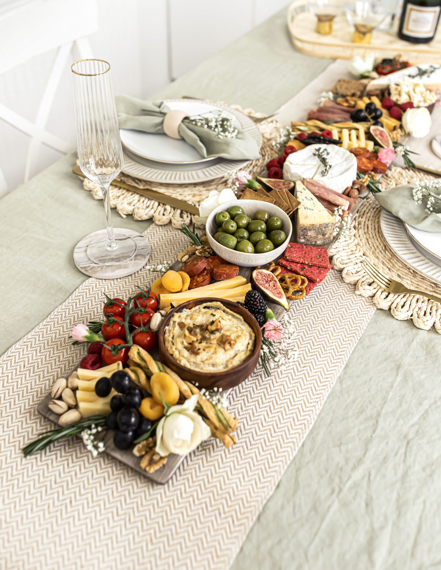 Dress up your dining table setting with these beautiful Placemats