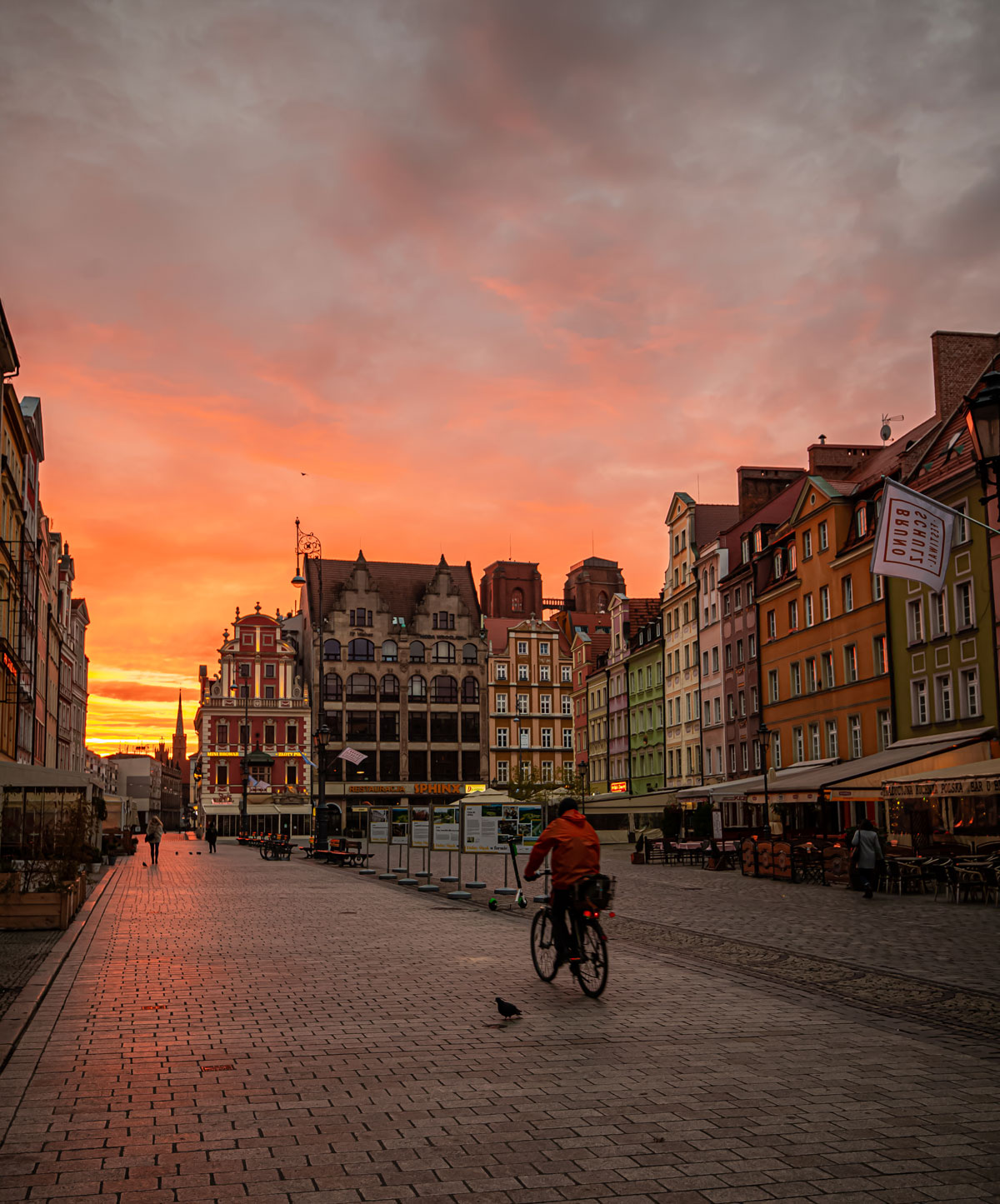 Wrocław market square things-to-do-in-wroclaw-poland-kelseyinlondon-kelsey-heinrichs-uk-travel-blogger-Wrocław-travel-guide