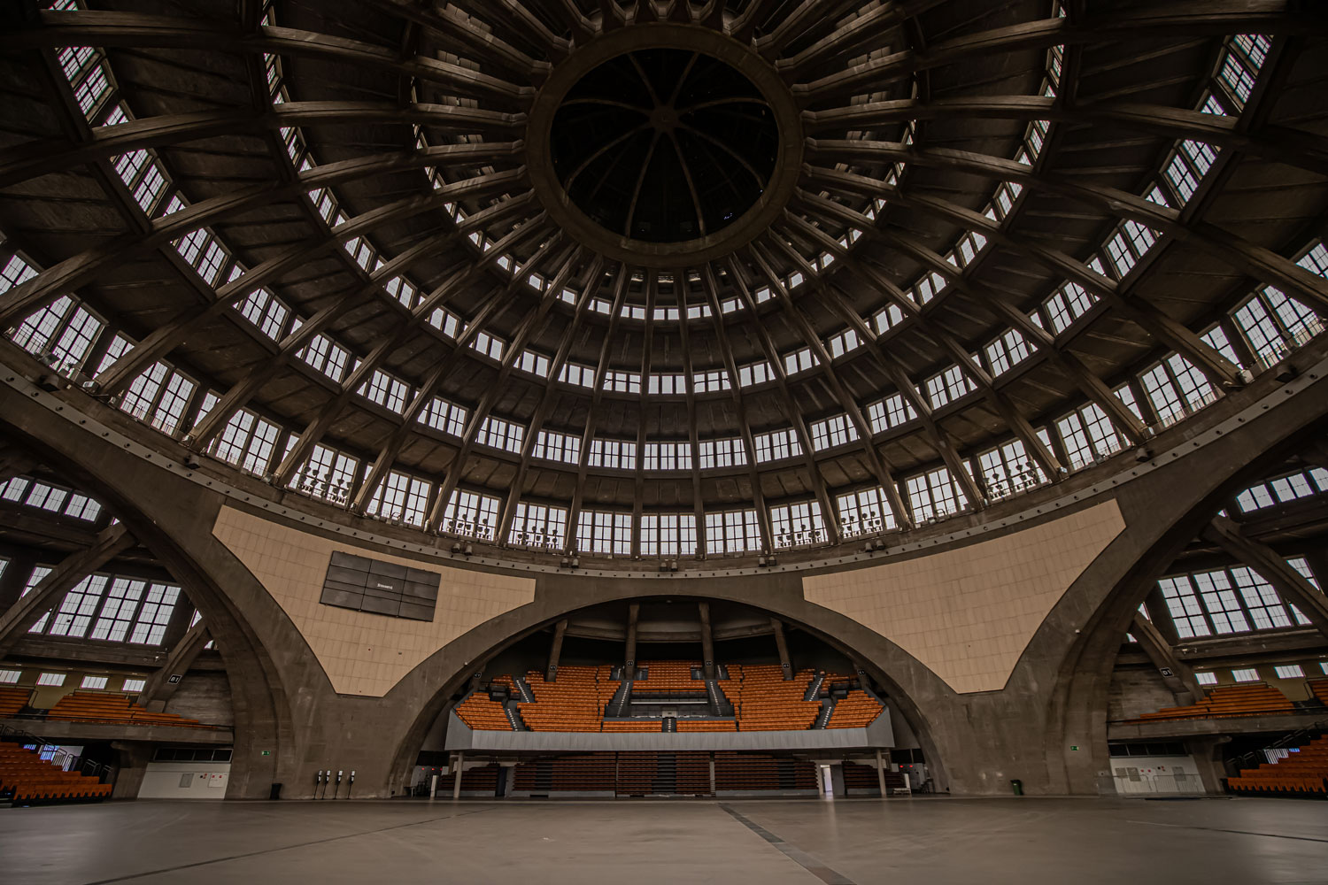 Centennial-Hall-things-to-do-in-wroclaw-poland-kelseyinlondon-kelsey-heinrichs-uk-travel-blogger-Wrocław-travel-guide